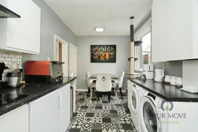 2 bed Terraced for sale Image 5
