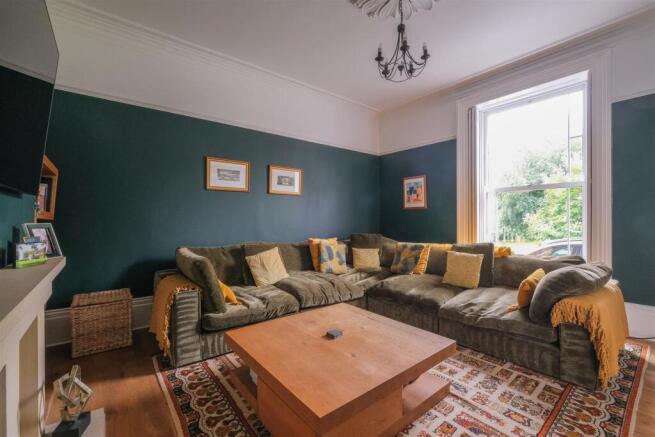 5 bed Terraced for sale Image 7
