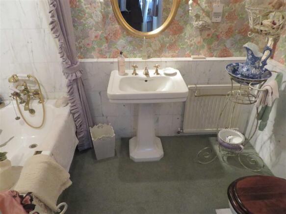 FAMILY BATHROOM NO. 