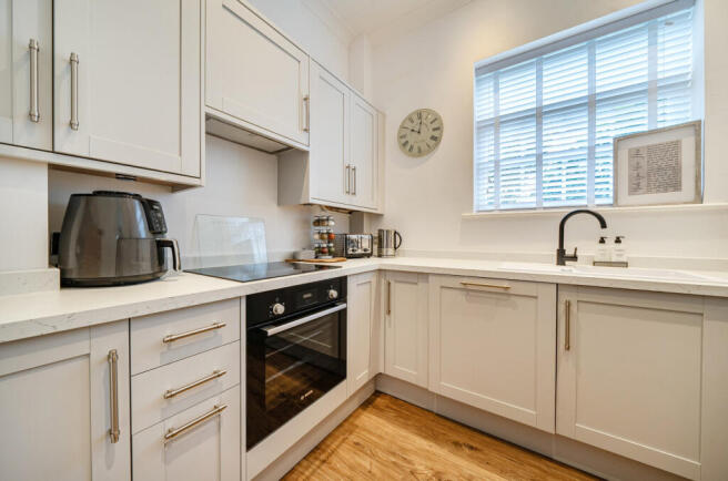 1430501-1-69c65db...