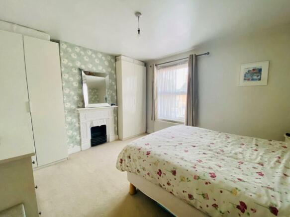 Bedroom 1.jpg