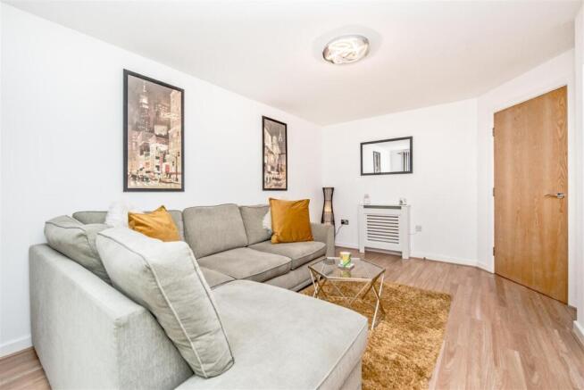 2 bed Apartment for sale Image 7