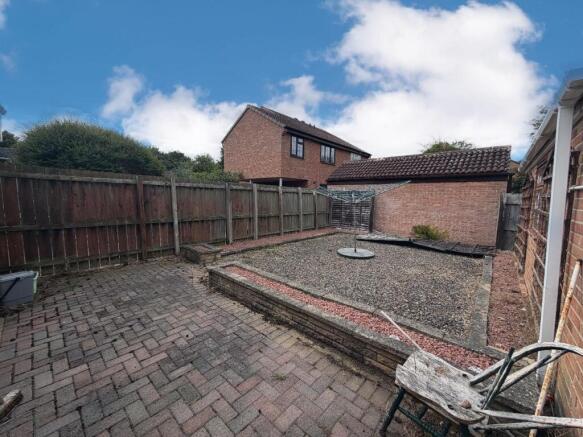 2 bed Semi-Detached Bungalow for sale Image 7