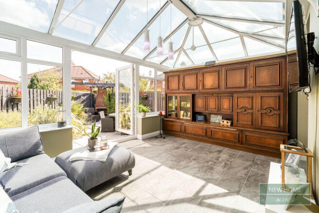 4 bed Detached for sale Image 6