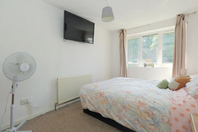 3 bed Terraced for sale Image 5