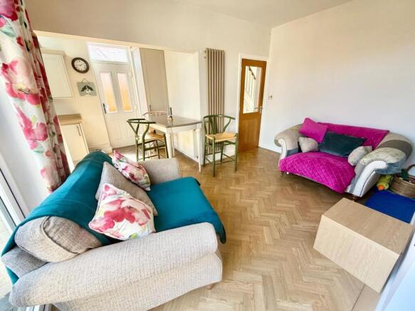 3 bed Semi-Detached for sale Image 8
