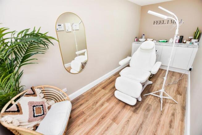 Beauty Room/Home Office