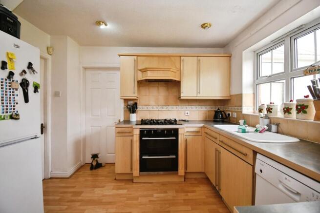 4 bed Detached for sale Image 10
