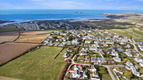 Innisfree, Crescent Rise, Constantine Bay, Padstow PL28 8JE