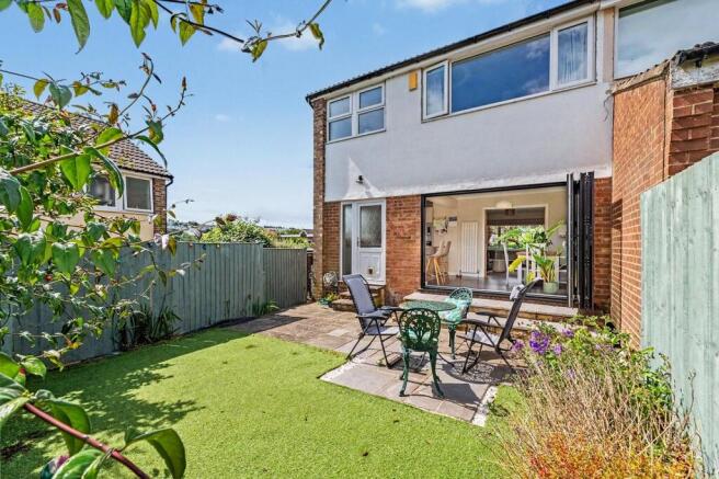 3 bed Semi-Detached for sale Image 8