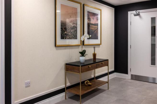 2 bed Apartment to rent Image 8