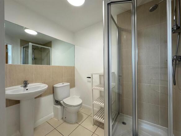 1 bed Duplex to rent Image 5