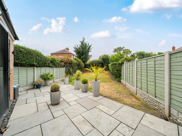 4 bed Semi-Detached for sale Image 9