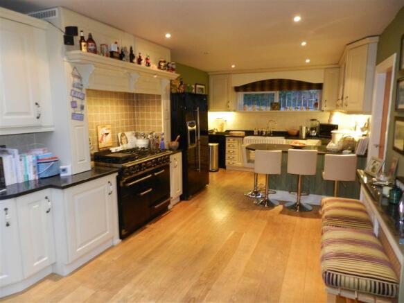 KITCHEN AREA