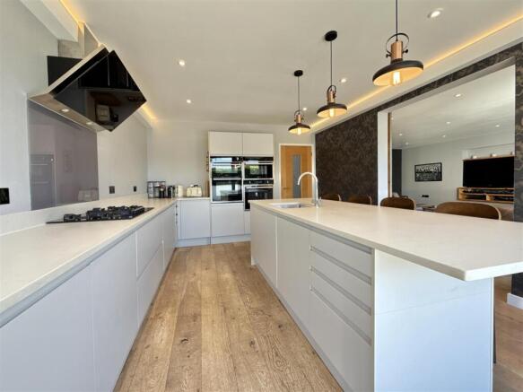 Kitchen_.jpeg
