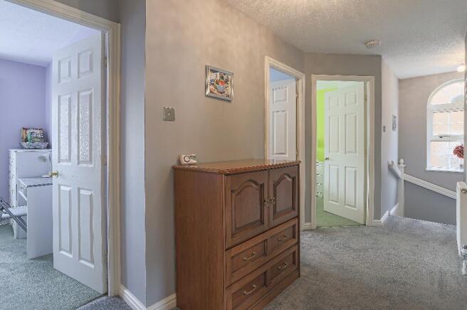 4 bed Detached for sale Image 12