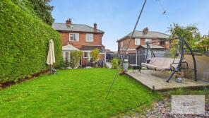 15, Rhiwlas Drive, Bury BL9 9DD