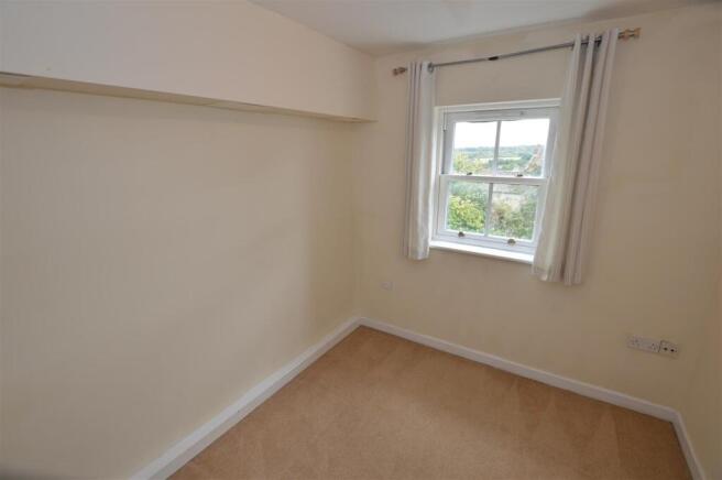 2 bed Apartment to rent Image 6