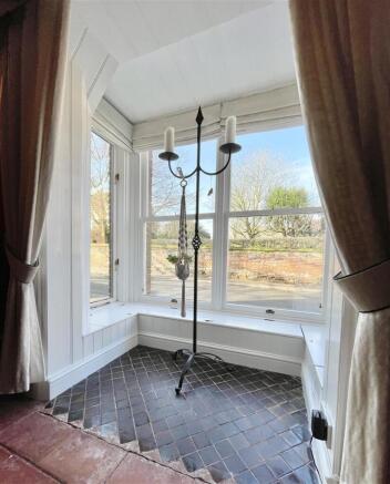 Dining Room bay