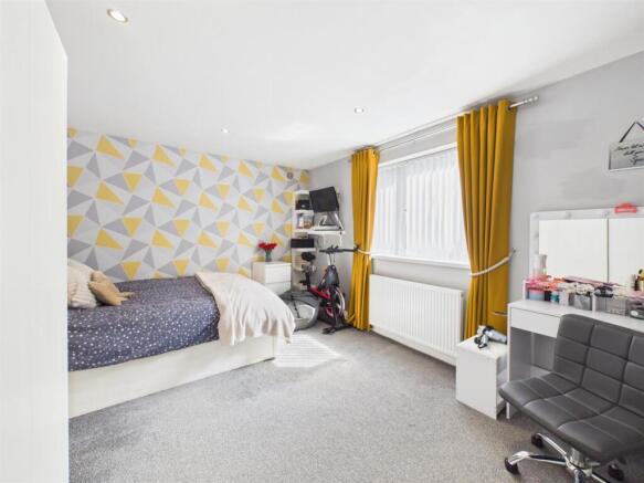 4 bed Terraced for sale Image 4