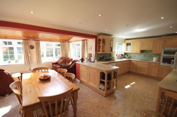 Kitchen/ Family Room