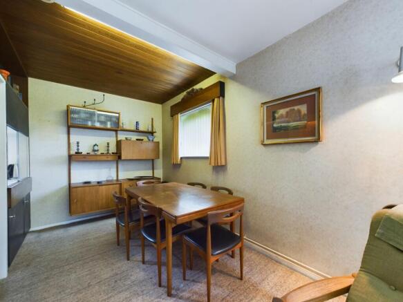 LOUNGE/DINING ROOM