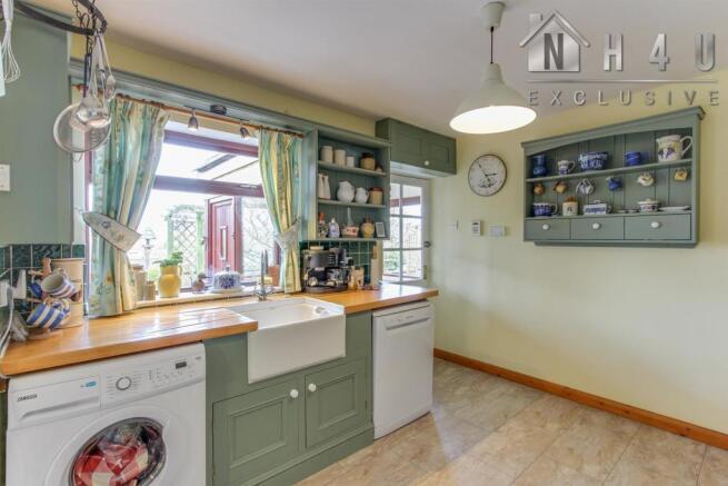 KITCHEN / DINING ROOM: