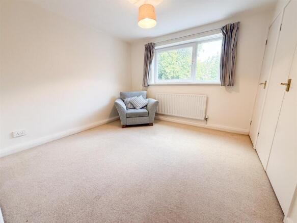 2 bed Apartment for sale Image 11