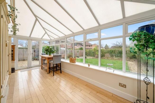 4 bed House for sale Image 10