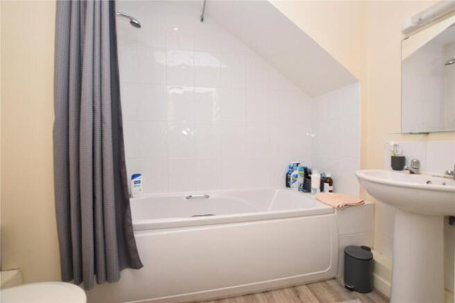 2 bed Apartment for sale Image 4