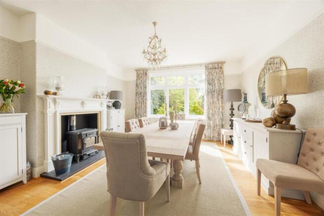 4 bed Semi-Detached for sale Image 5