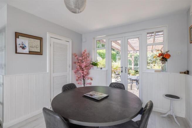 3 bed House for sale Image 8