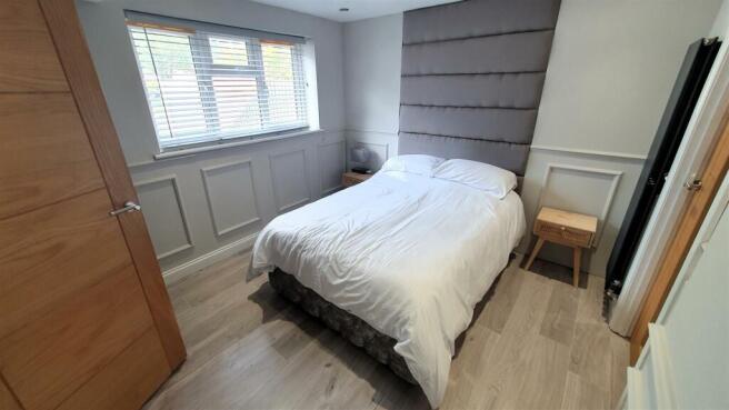 Bed 1.jpg