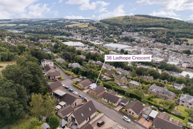 36_ladhope_crescent_galashiels-01.jpg