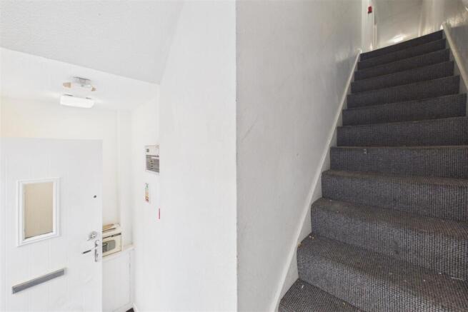 5 Bed | 2 Bath Flat | BS5 photo 3