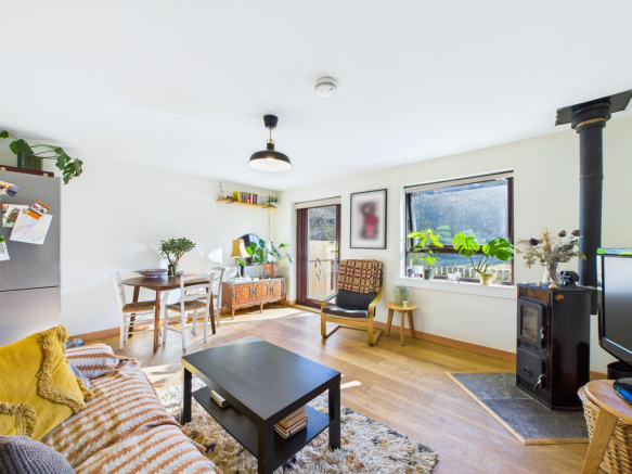 Sitting Room & Dining Area