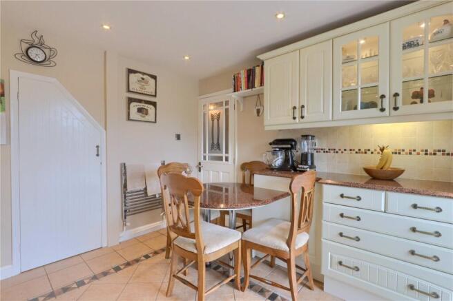 3 bed Semi-Detached for sale Image 8