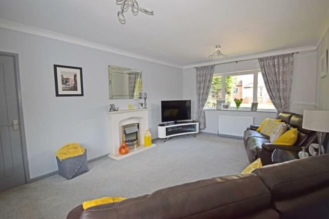 48 Santridge Lane, lounge b.jpg