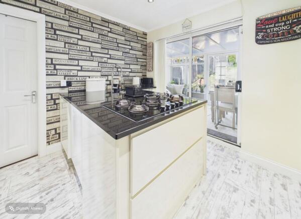 cam01698g0pr0191still004001