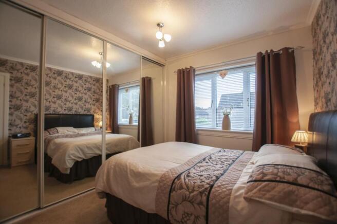 Master bedroom (2)