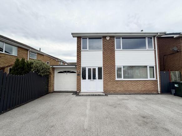 3-bed detached on Starbeck Close, New Marske, Redcar And Cleveland, £225,000