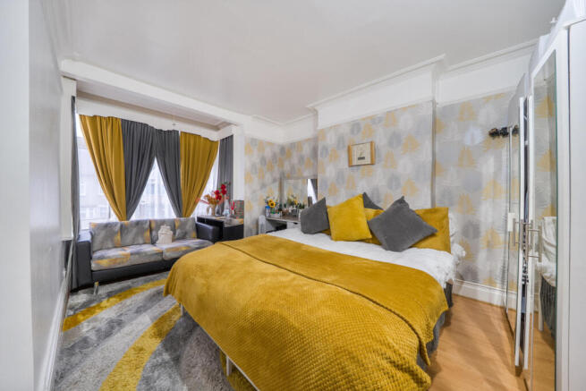 1400904-17-696e47...