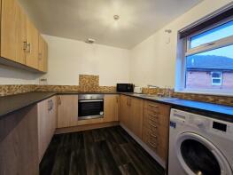 18, Eltham Drive, Woodhouse, Leeds LS6 2TU