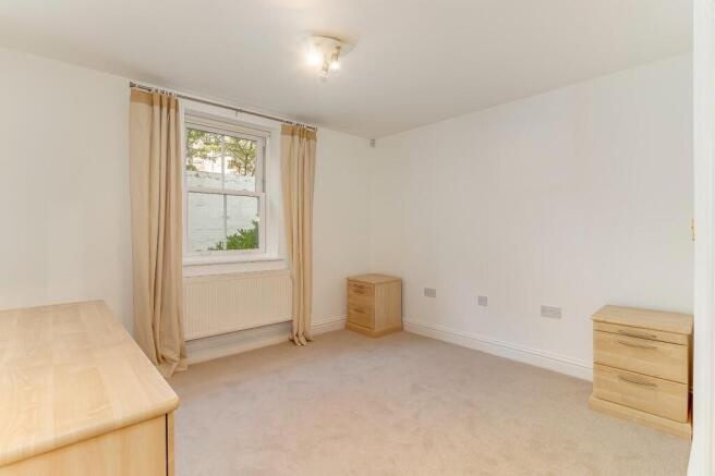 3 bed Apartment for sale Image 7