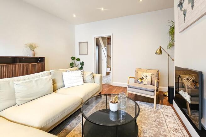 3 bed Terraced to rent Image 5