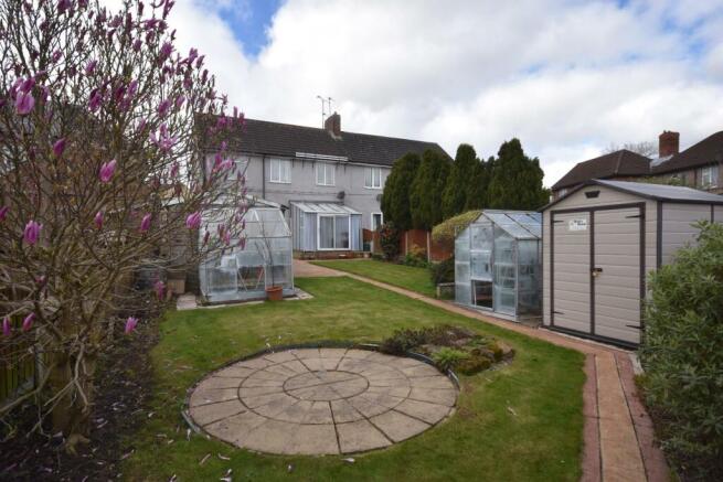 REAR GARDEN 05.JPG