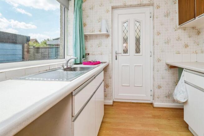 3 bed Semi-Detached for sale Image 5
