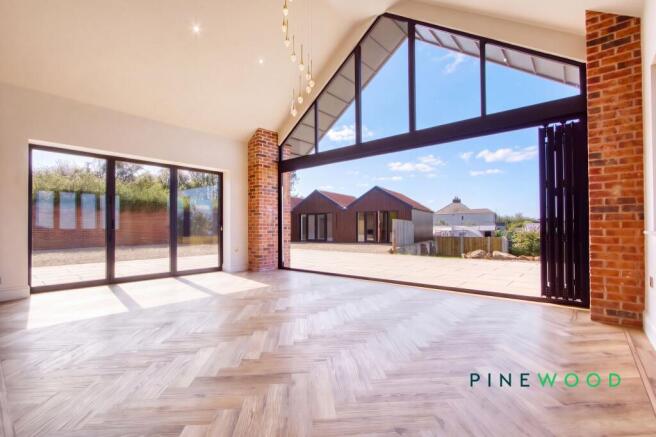 VAULTED FAMILY ROOM