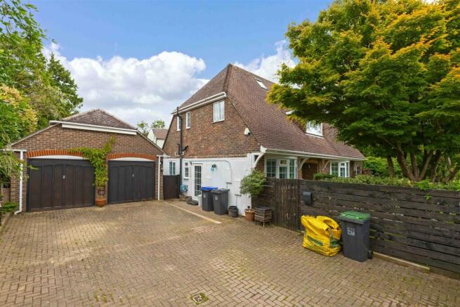 For Sale by Aspire Residential - Offington Lane