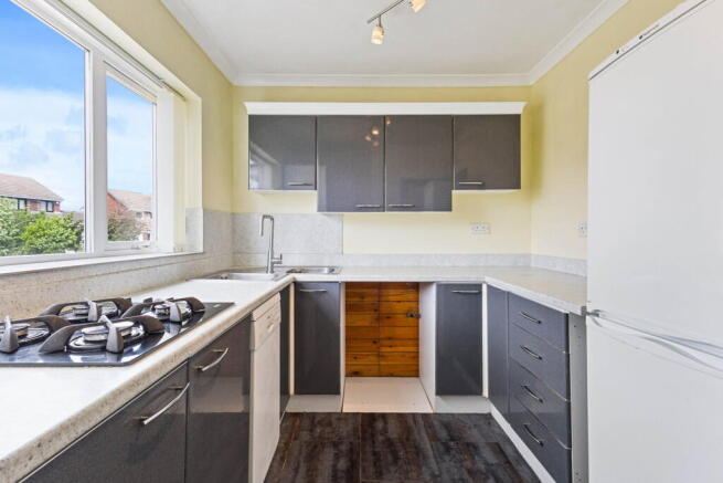 3 bed Semi-Detached for sale Image 5